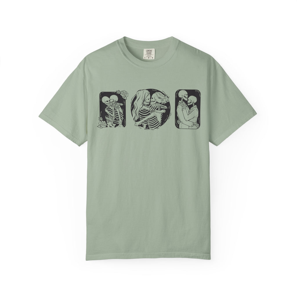 Skeleton Love Graphic T-Shirt — Vintage Gothic Couple Illustration